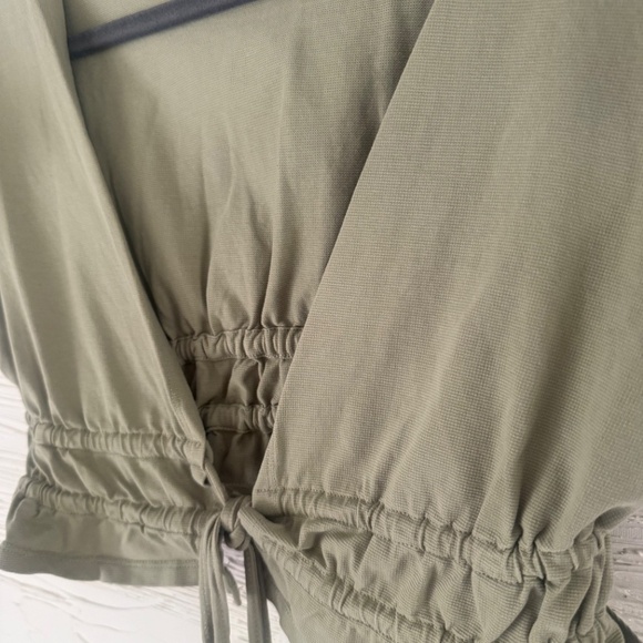 Princess Polly Jamison Reid Crop Top Khaki | Size US 10 - Picture 4 of 7